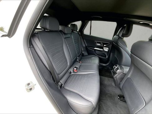 Used 2024 Mercedes-Benz GLC 300 4MATIC image 26