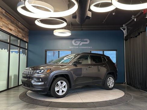 Used 2022 Jeep Compass Latitude AWD/4WD image 7