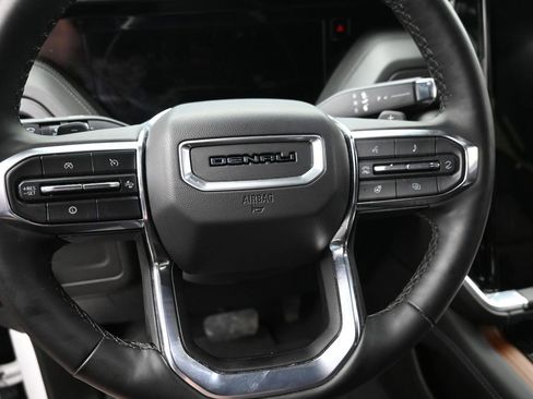 Used 2025 GMC Yukon Denali image 17