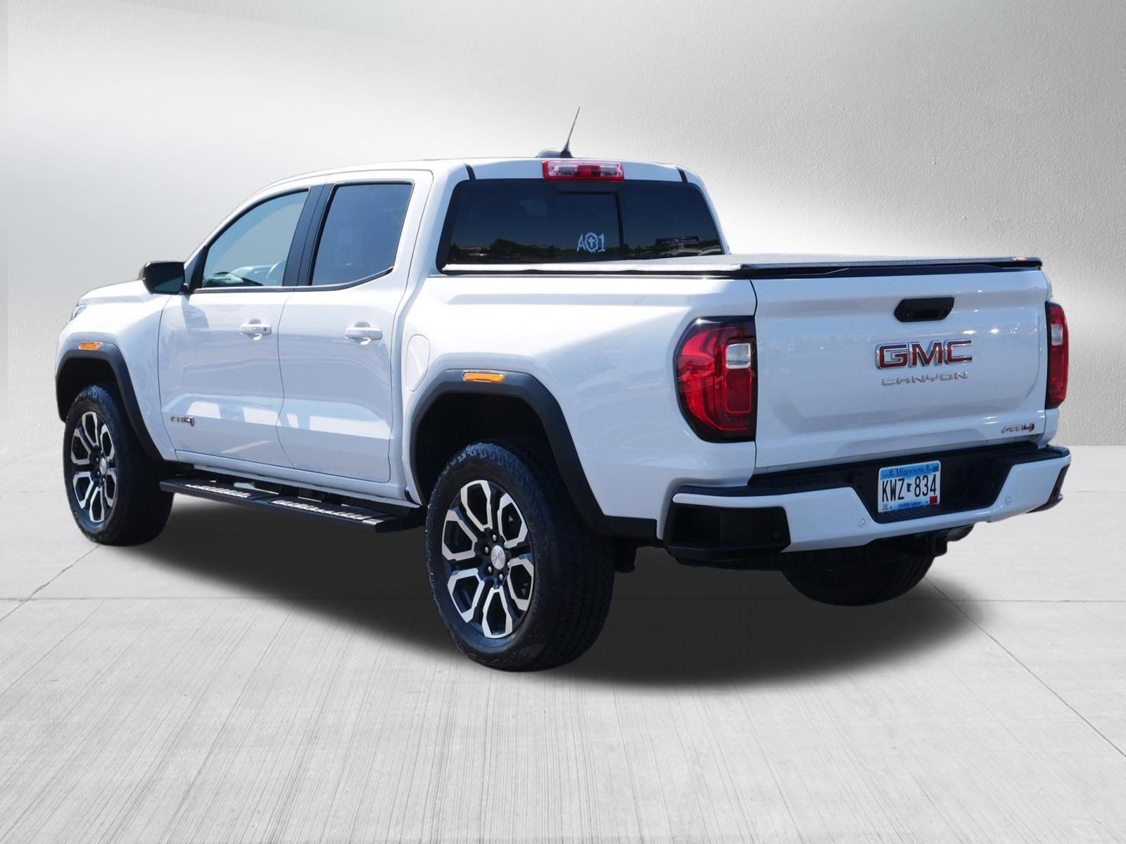 Used 2023 GMC Canyon AT4 w/ Technology Package AWD/4WD image 5