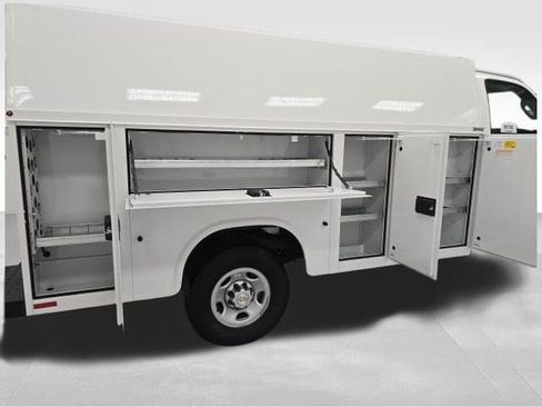 New 2026 Chevrolet Express 3500 w/ Power Convenience Package image 22