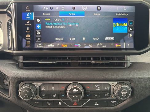 New 2026 Jeep Gladiator Sport AWD/4WD image 30