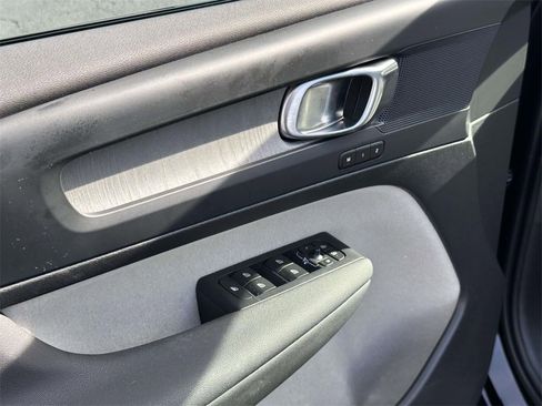 Used 2024 Volvo XC40 B5 Plus w/ Protection Package Premier image 18