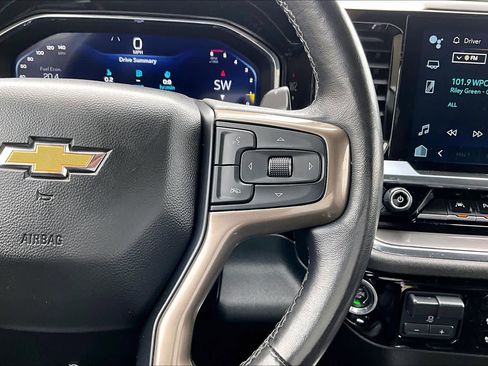 Used 2023 Chevrolet Silverado 1500 High Country w/ Z71 Off-Road Package AWD/4WD image 25