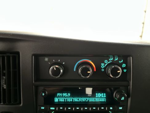 Used 2020 Chevrolet Express 2500 image 28