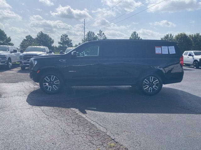 Used 2023 GMC Yukon XL AT4 AWD/4WD image 4