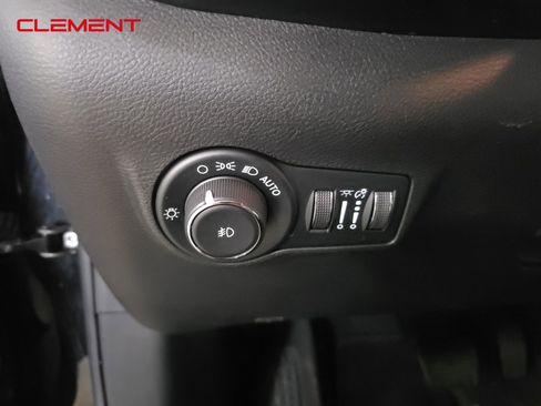 Used 2022 Jeep Compass Limited image 10