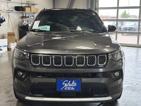 Used 2023 Jeep Compass Limited AWD/4WD image 2