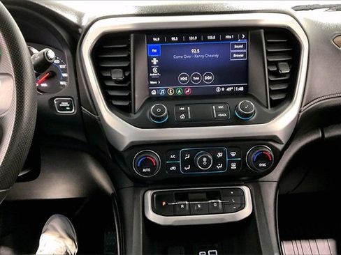 Used 2023 GMC Acadia SLE image 15