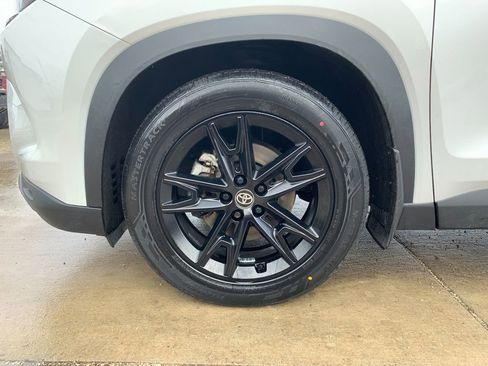 Used 2024 Toyota Grand Highlander Platinum image 35