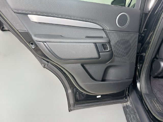 Used 2023 Land Rover Discovery S R-Dynamic AWD/4WD image 25