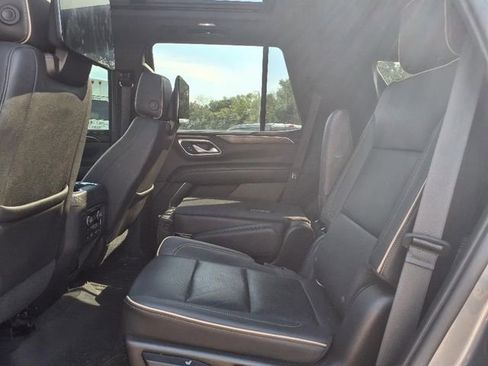 Used 2021 Chevrolet Tahoe Premier w/ Premium Package image 10