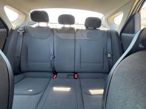 Used 2025 Kia K4 FWD image 36