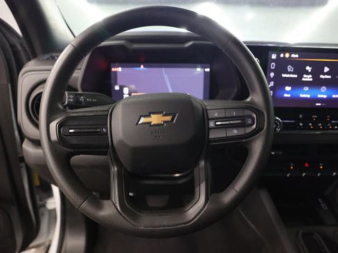 Used 2024 Chevrolet Colorado W/T RWD image 32