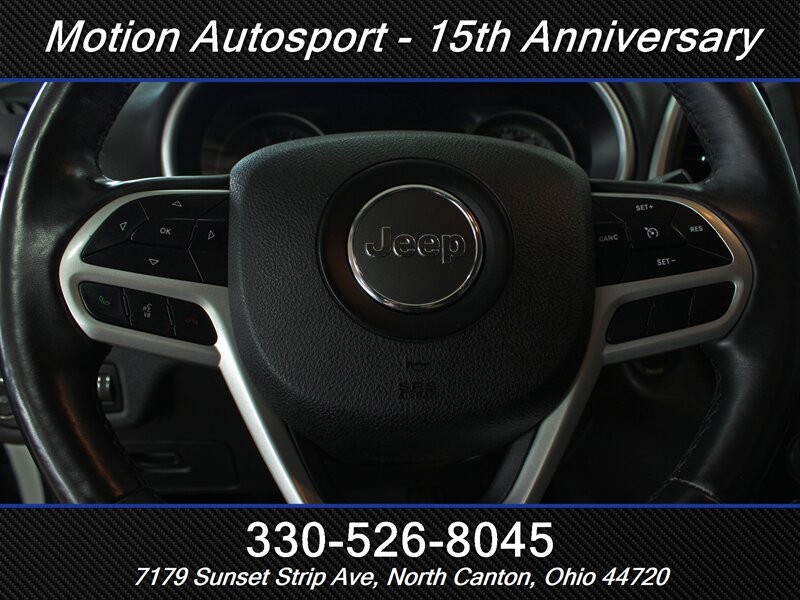 Used 2017 Jeep Cherokee Trailhawk w/ Cold Weather Group AWD/4WD image 13