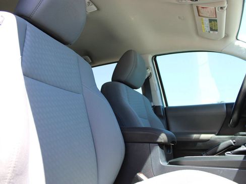 Used 2020 Toyota Tacoma SR AWD/4WD image 6