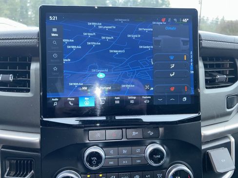 Used 2024 Ford Expedition Max XLT image 18