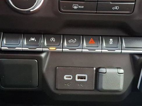 Used 2022 Chevrolet Silverado 1500 Custom image 24