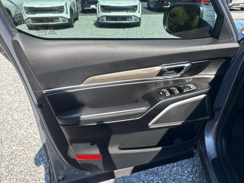 Used 2022 Kia Telluride EX w/ EX Premium Package AWD/4WD image 17