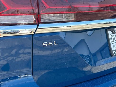 Certified 2025 Volkswagen Atlas SEL image 7