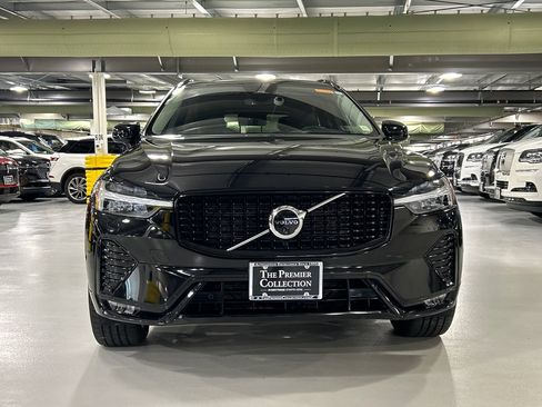 Certified 2025 Volvo XC60 B5 Plus AWD/4WD image 6