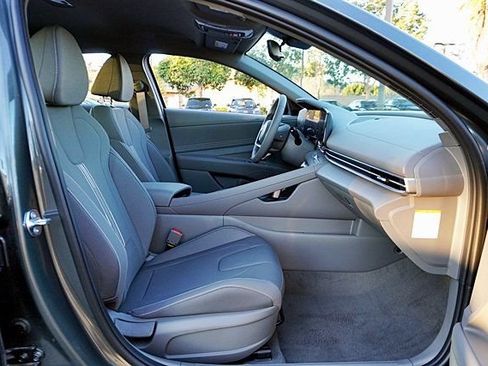 New 2026 Hyundai Elantra Sport FWD image 15
