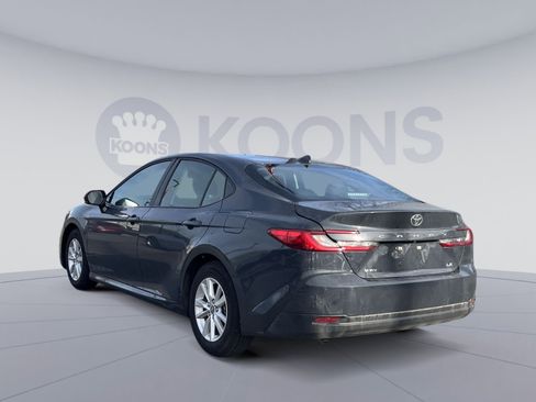 Used 2025 Toyota Camry LE image 4