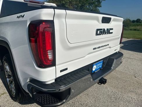 Used 2019 GMC Sierra 1500 SLT w/ SLT Premium Plus Package AWD/4WD image 16