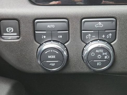 Certified 2025 GMC Sierra 1500 Elevation image 10