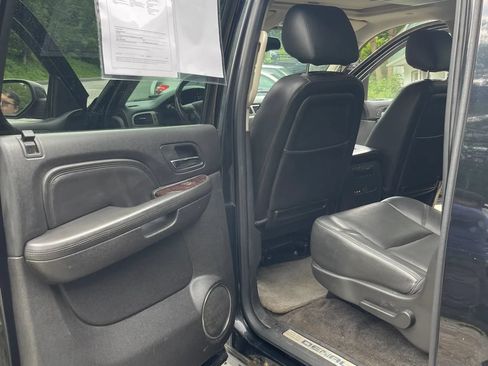 Used 2013 GMC Yukon XL Denali AWD/4WD image 19