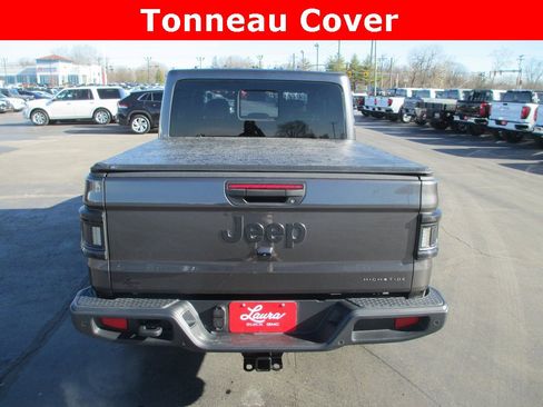 Used 2025 Jeep Gladiator Sport image 7