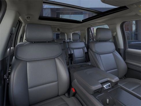 Used 2026 Ford Expedition Active image 10