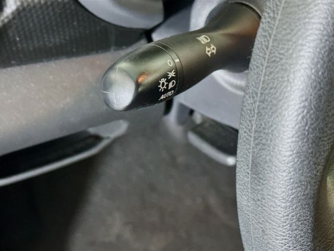 Used 2024 Nissan Kicks SV image 17