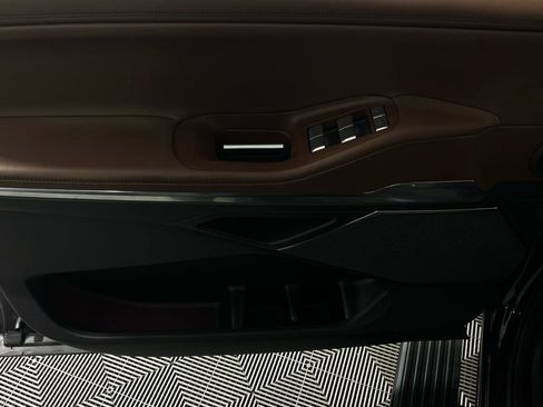 Used 2025 Lincoln Navigator Reserve image 24