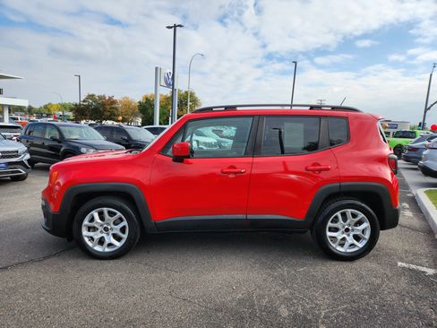 Used 2016 Jeep Renegade Latitude image 4