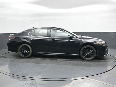 Used 2023 Toyota Camry XSE image 4