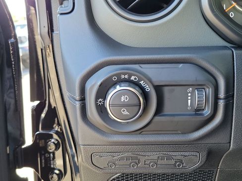 New 2026 Jeep Gladiator Mojave image 13