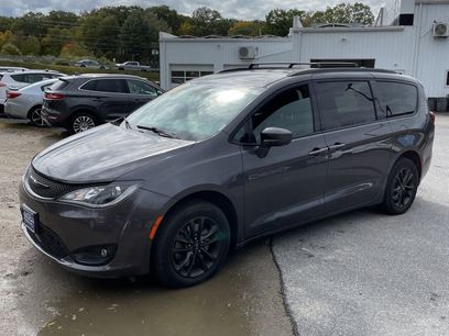 Used 2020 Chrysler Pacifica Touring-L w/ Advanced Safetytec Group
