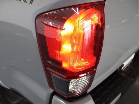 Used 2019 Toyota Tacoma TRD Sport image 26