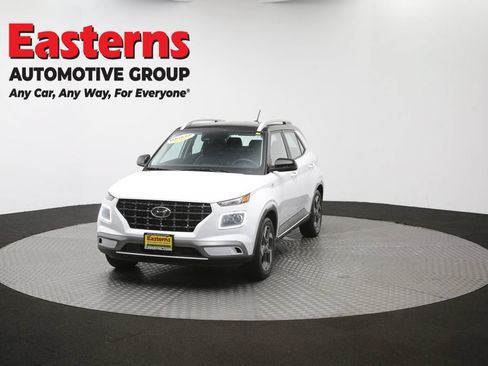 Used 2025 Hyundai Venue Limited FWD image 53
