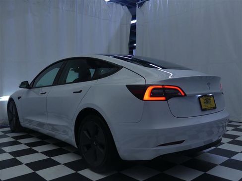 Used 2023 Tesla Model 3 Standard Range RWD image 4