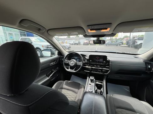 Used 2022 Nissan Pathfinder SV AWD/4WD image 43