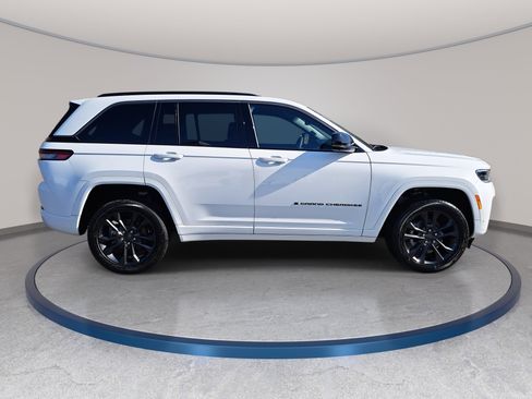 New 2026 Jeep Grand Cherokee Limited Reserve image 4