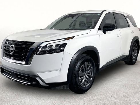 Certified 2025 Nissan Pathfinder S AWD/4WD image 14