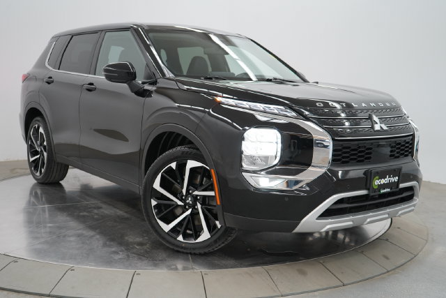 Used 2023 Mitsubishi Outlander SE AWD/4WD image 3
