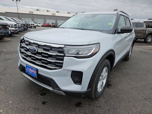 New 2026 Ford Explorer Active AWD/4WD image 4