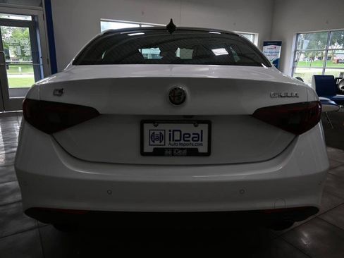 Used 2023 Alfa Romeo Giulia Ti AWD/4WD image 4