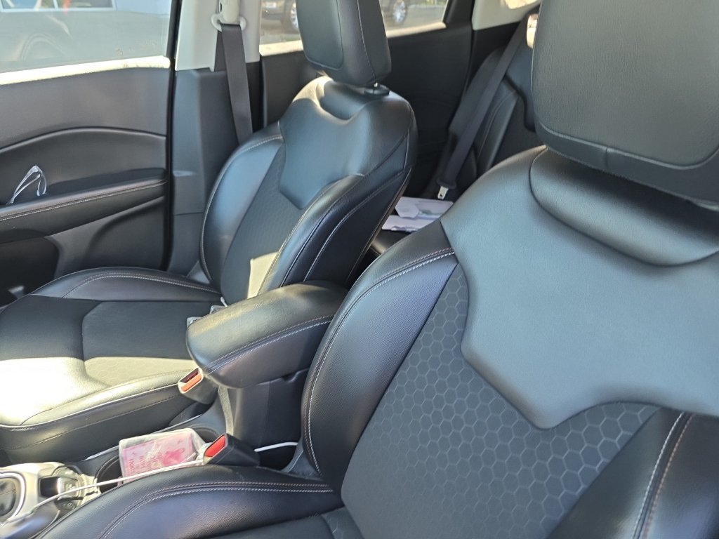 Used 2019 Jeep Compass Latitude w/ Popular Equipment Group FWD image 14