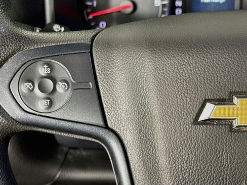 Used 2018 Chevrolet Silverado 1500 Custom w/ Custom Value Package AWD/4WD image 11