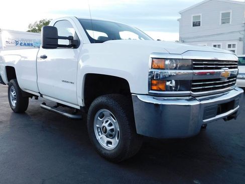 Used 2018 Chevrolet Silverado 2500 W/T AWD/4WD image 3
